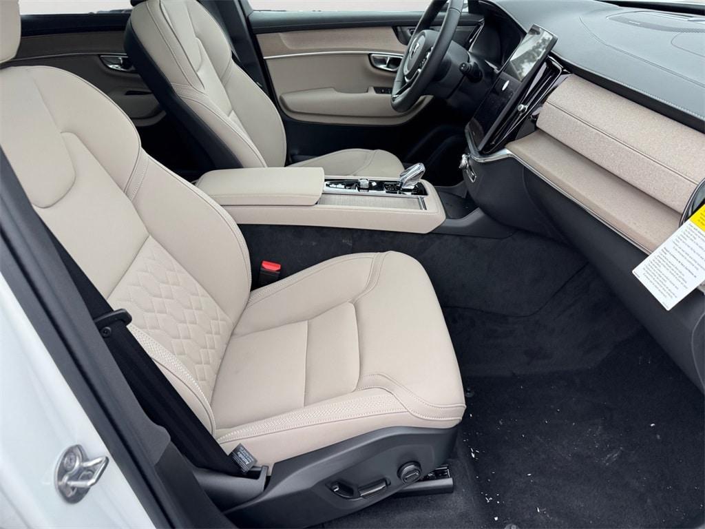 new 2026 Volvo XC90 car, priced at $70,201