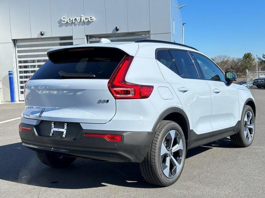 new 2024 Volvo XC40 car, priced at $45,445