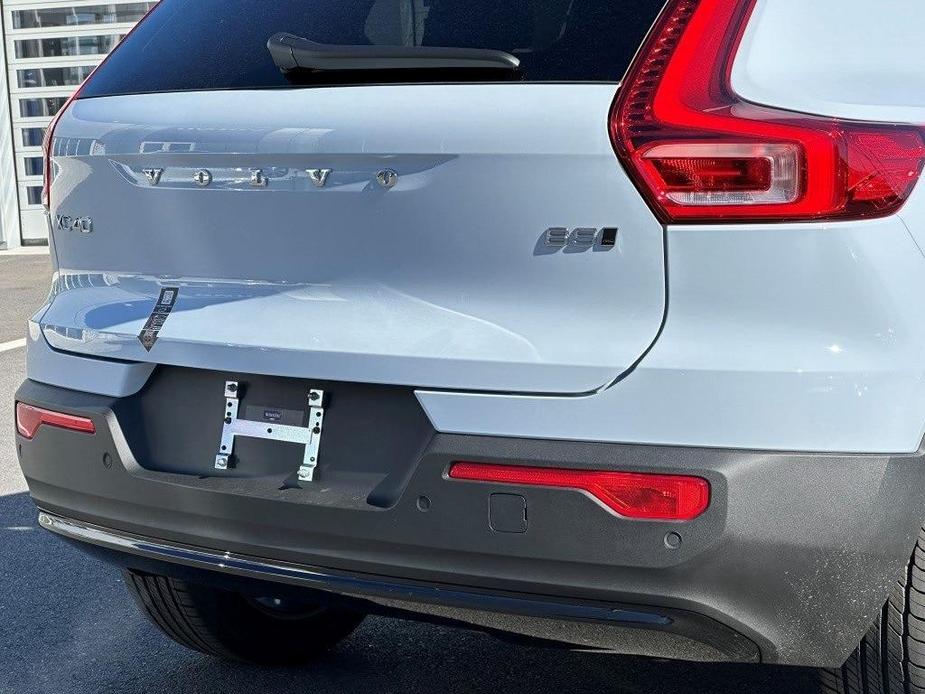 new 2024 Volvo XC40 car, priced at $45,445