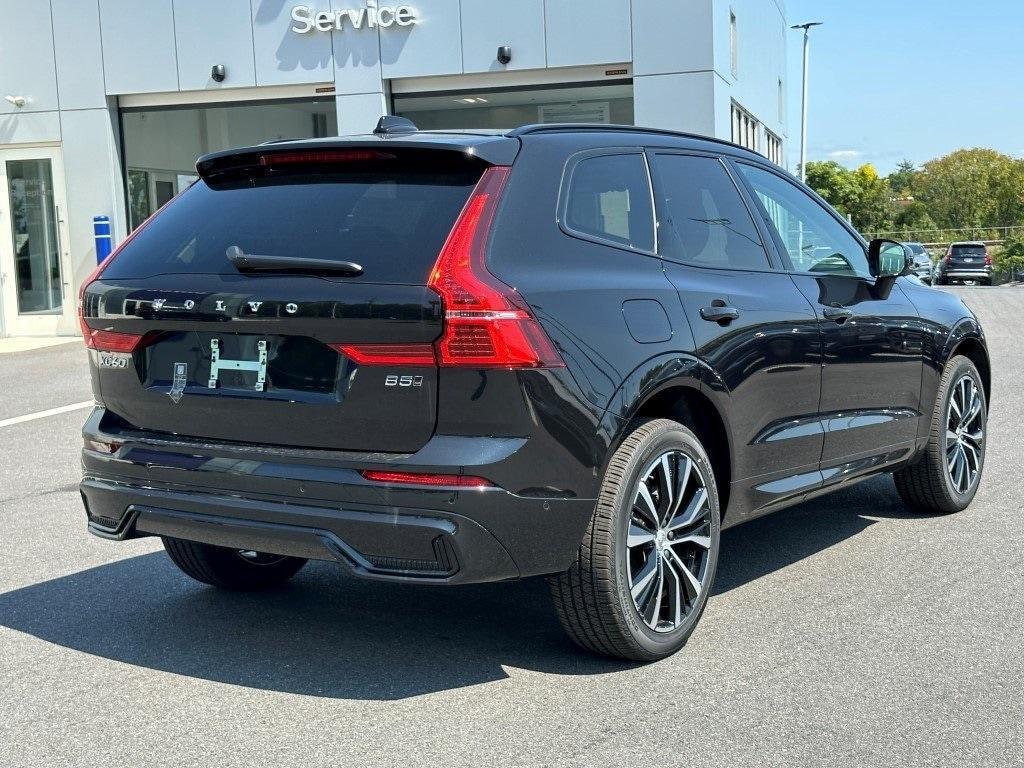 new 2025 Volvo XC60 car, priced at $54,545