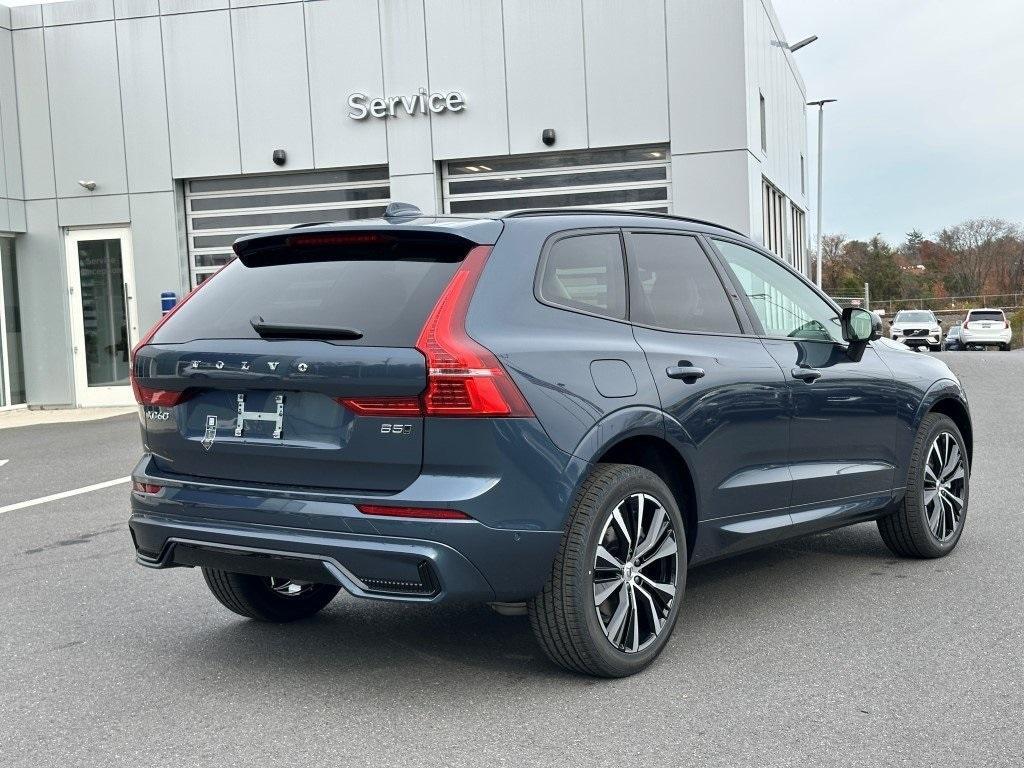 new 2025 Volvo XC60 car, priced at $60,845