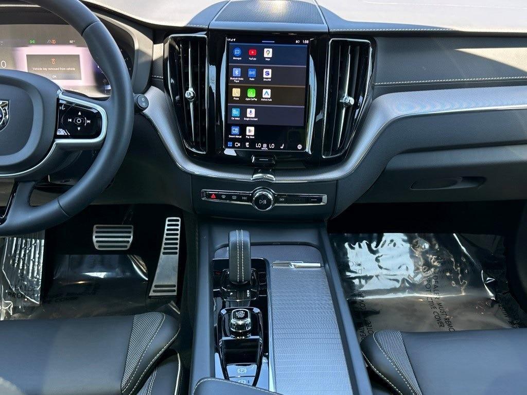 used 2022 Volvo XC60 car, priced at $43,980
