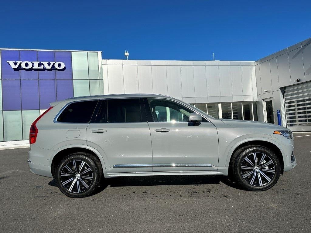 new 2024 Volvo XC90 car, priced at $61,895