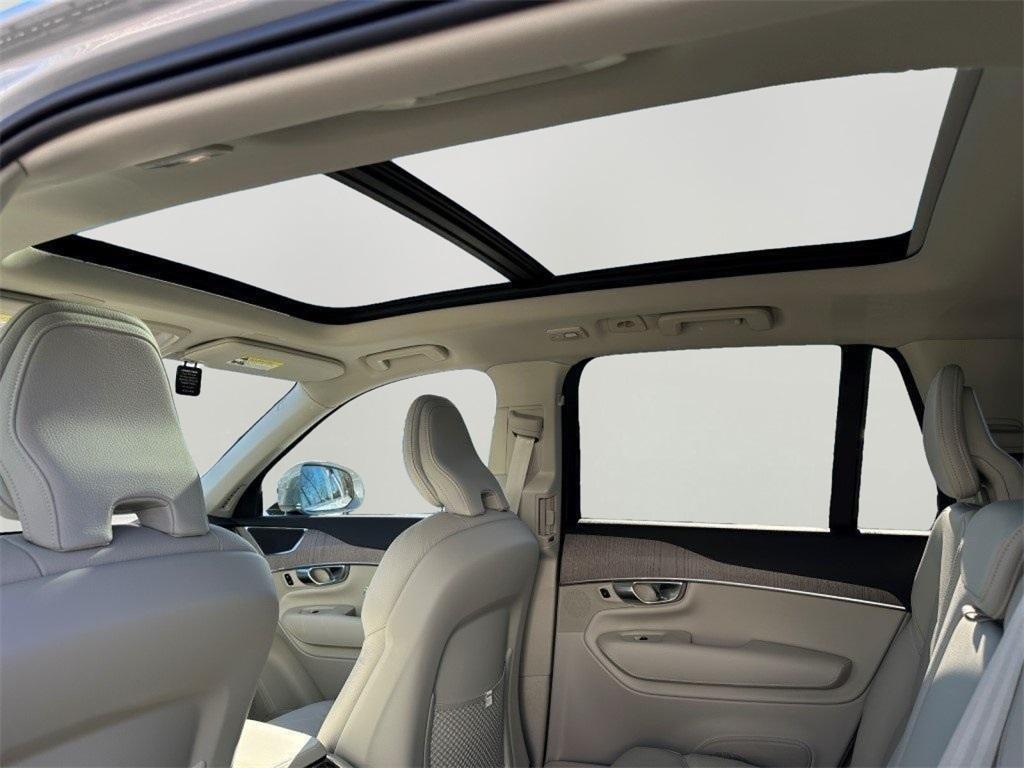 new 2024 Volvo XC90 car, priced at $61,895