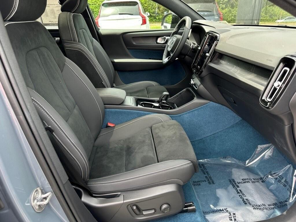 used 2023 Volvo C40 Recharge Pure Electric car, priced at $32,580