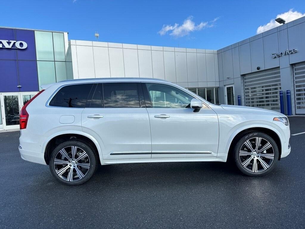 new 2025 Volvo XC90 car, priced at $70,929