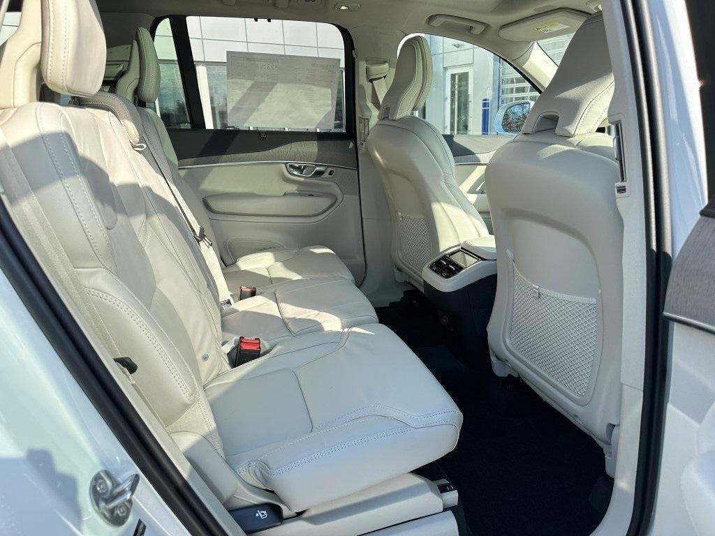 new 2025 Volvo XC90 car, priced at $70,929