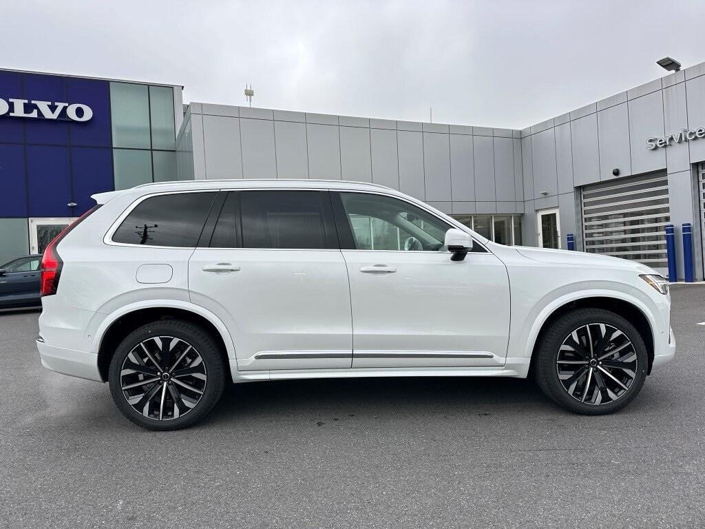 new 2025 Volvo XC90 Plug-In Hybrid car