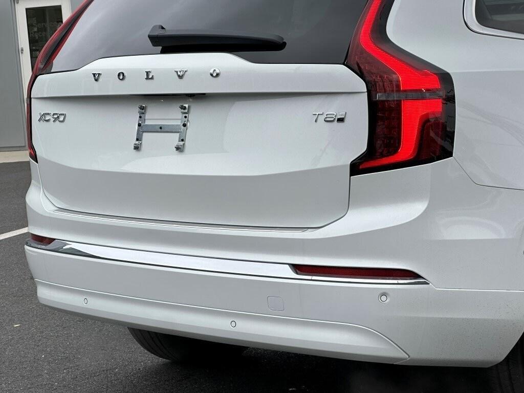 new 2025 Volvo XC90 Plug-In Hybrid car