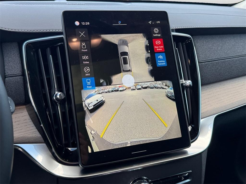 new 2026 Volvo XC90 car, priced at $69,721