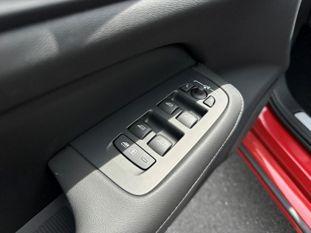 new 2024 Volvo S60 car, priced at $47,730