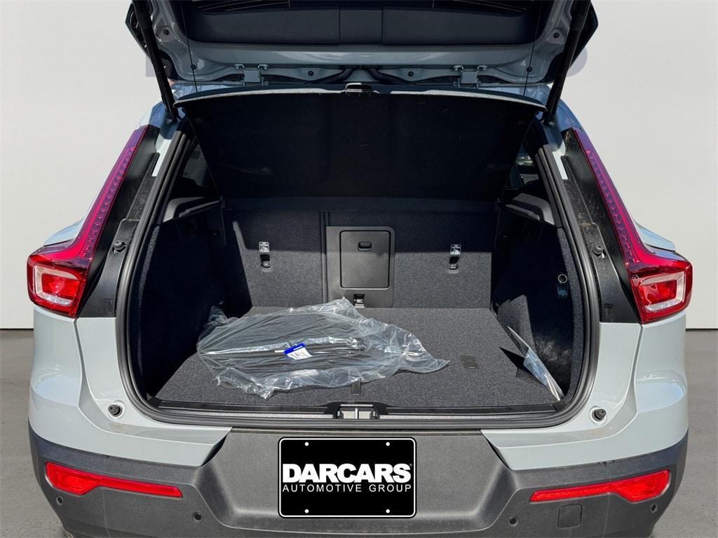 new 2026 Volvo XC40 car, priced at $49,945