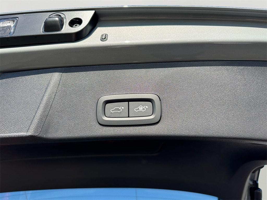 new 2026 Volvo XC40 car, priced at $49,945