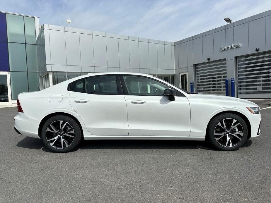 new 2024 Volvo S60 car, priced at $49,575