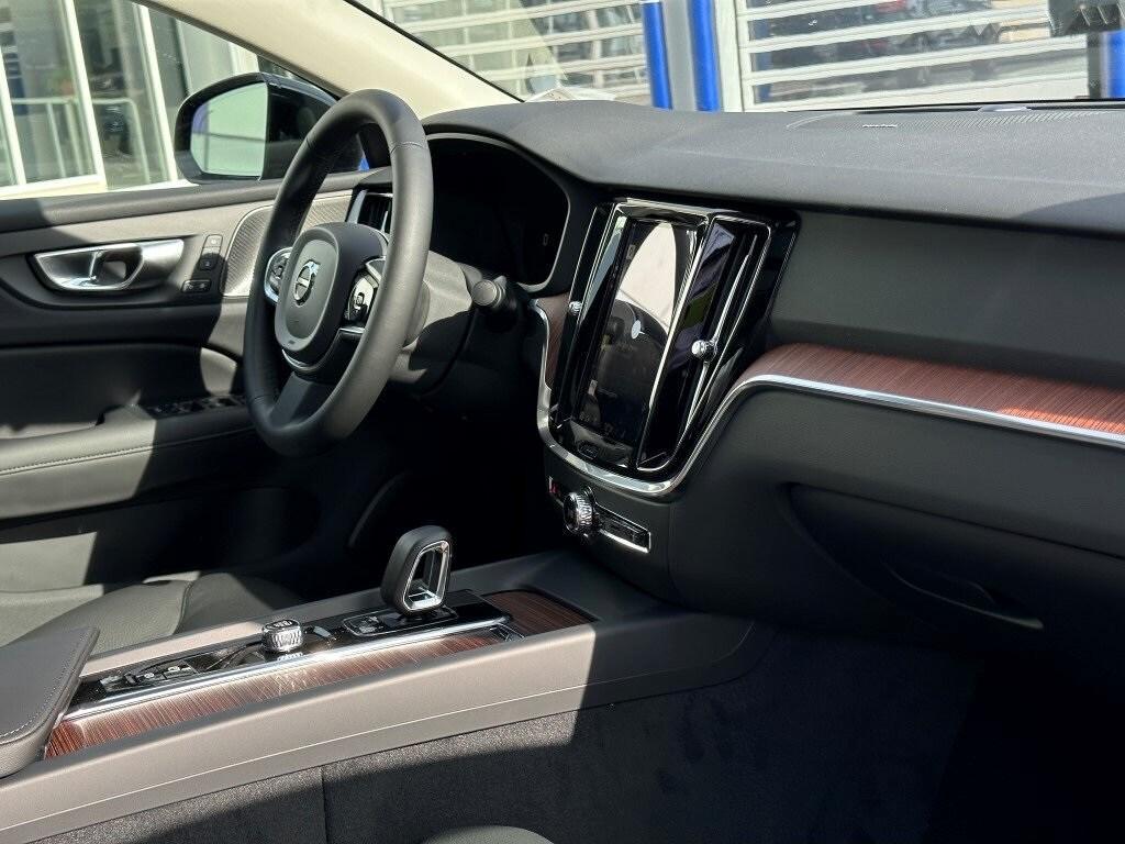 new 2024 Volvo S60 car, priced at $50,695