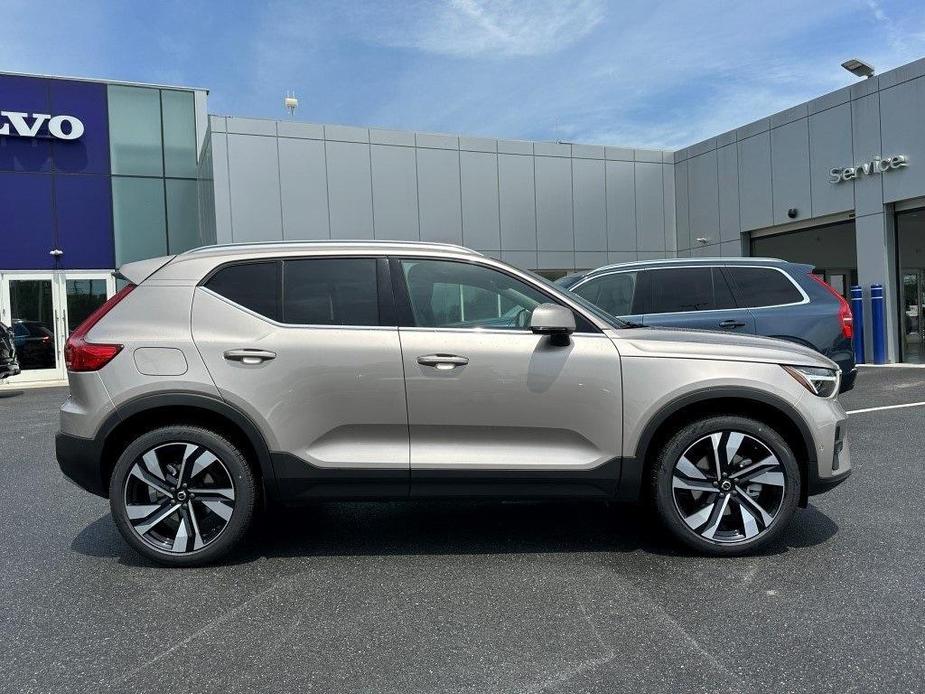 new 2024 Volvo XC40 car, priced at $52,410