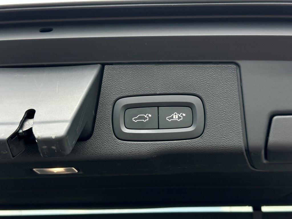 used 2024 Volvo XC60 Recharge Plug-In Hybrid car, priced at $54,580