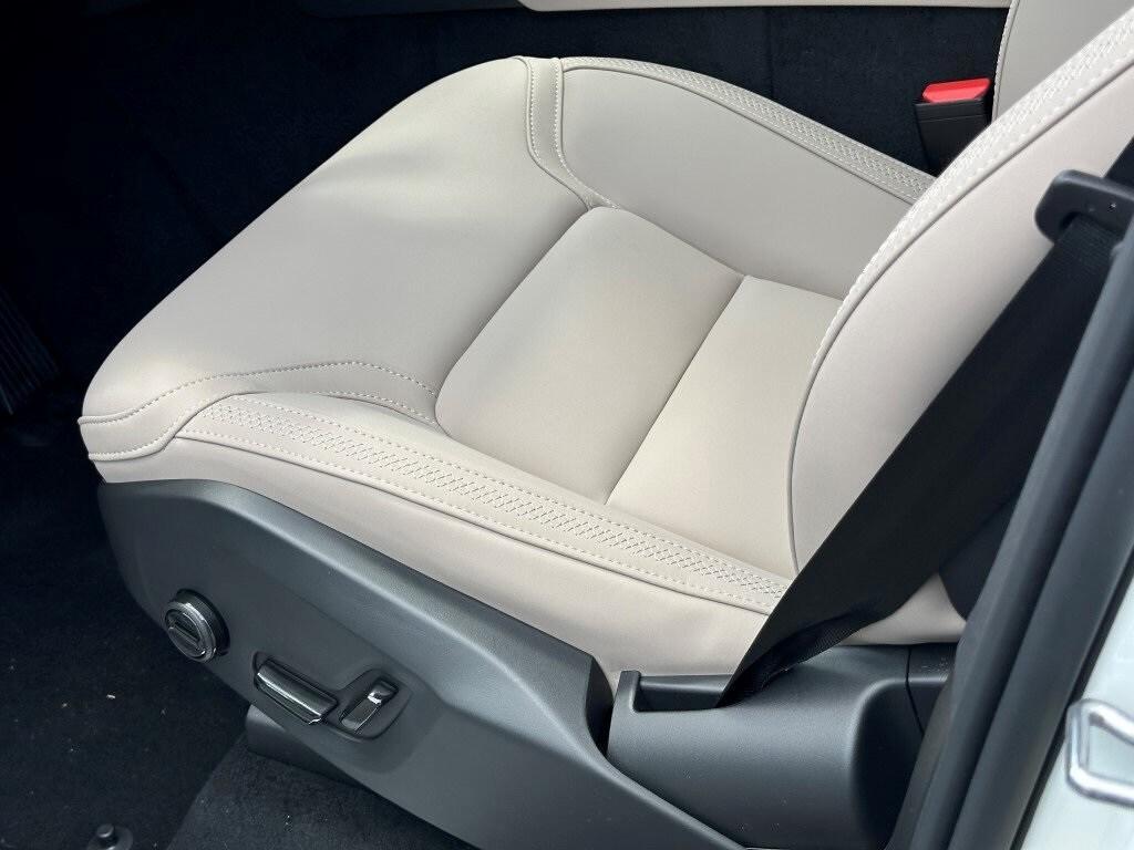new 2025 Volvo XC90 Plug-In Hybrid car, priced at $75,441