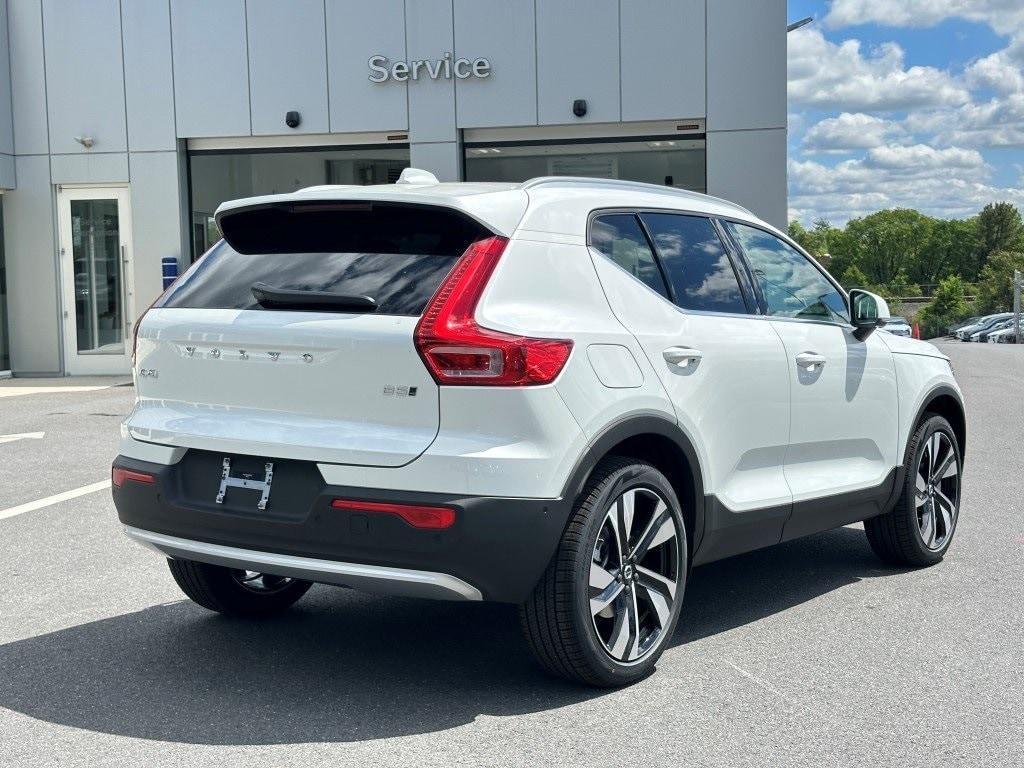 new 2025 Volvo XC40 car, priced at $51,015
