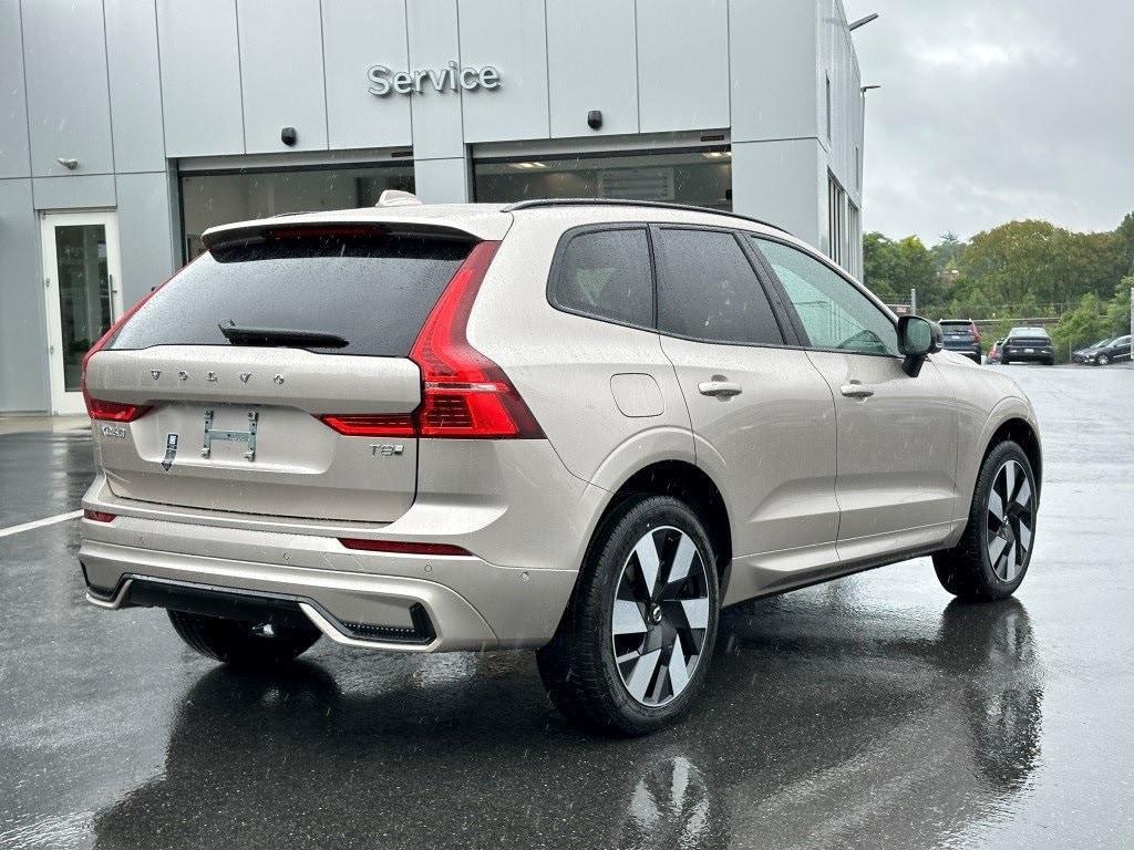 new 2025 Volvo XC60 Plug-In Hybrid car, priced at $63,489