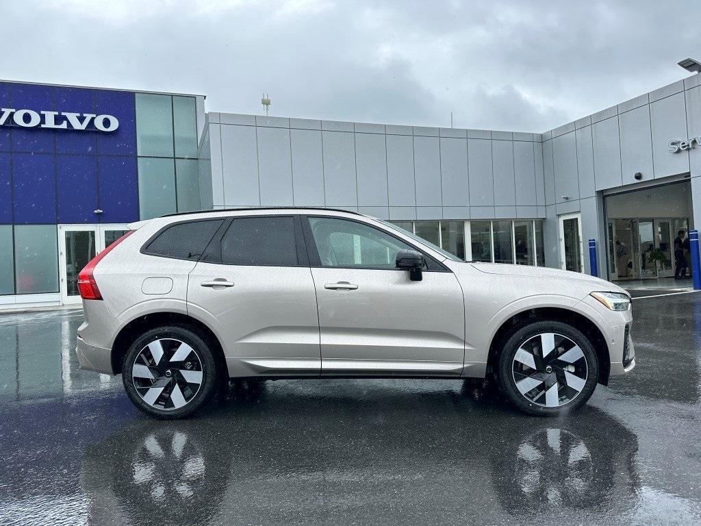 new 2025 Volvo XC60 Plug-In Hybrid car, priced at $63,489