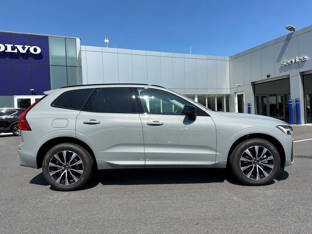 new 2025 Volvo XC60 car, priced at $54,540