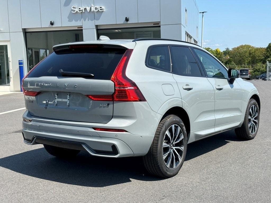 new 2025 Volvo XC60 car, priced at $54,540