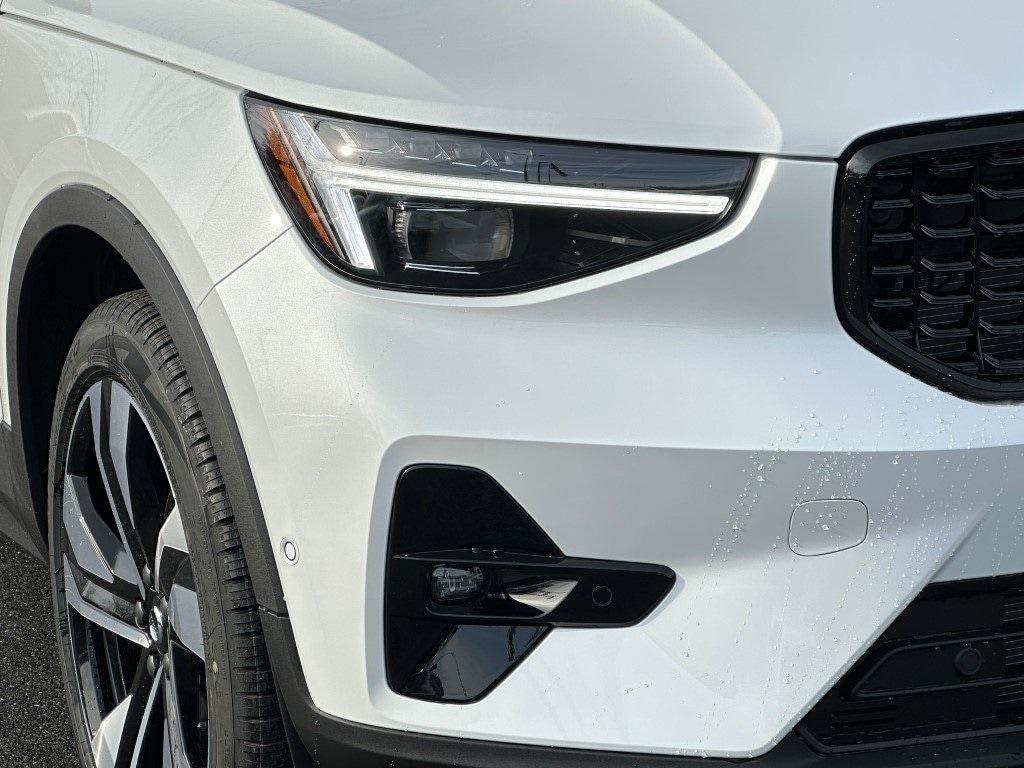 new 2025 Volvo XC40 car, priced at $51,145