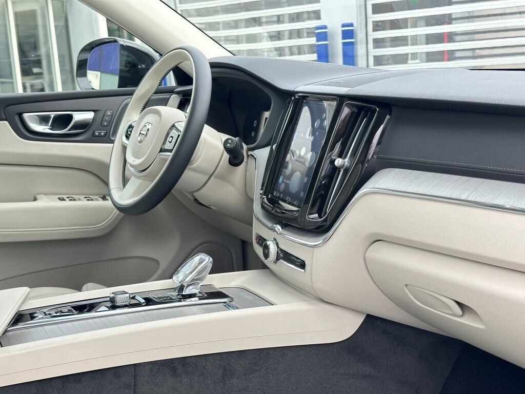 new 2025 Volvo XC60 car, priced at $59,645