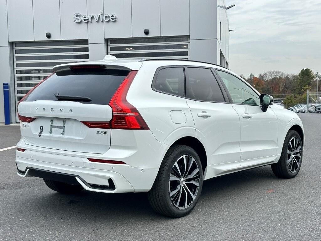 new 2025 Volvo XC60 car, priced at $59,645