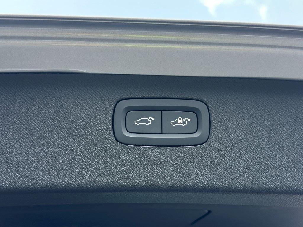 used 2025 Volvo XC90 car, priced at $58,980