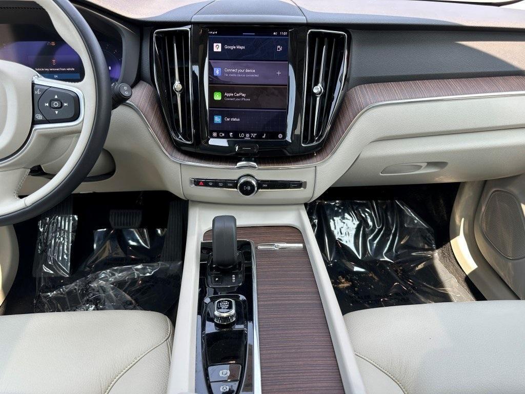 used 2022 Volvo XC60 car, priced at $33,980