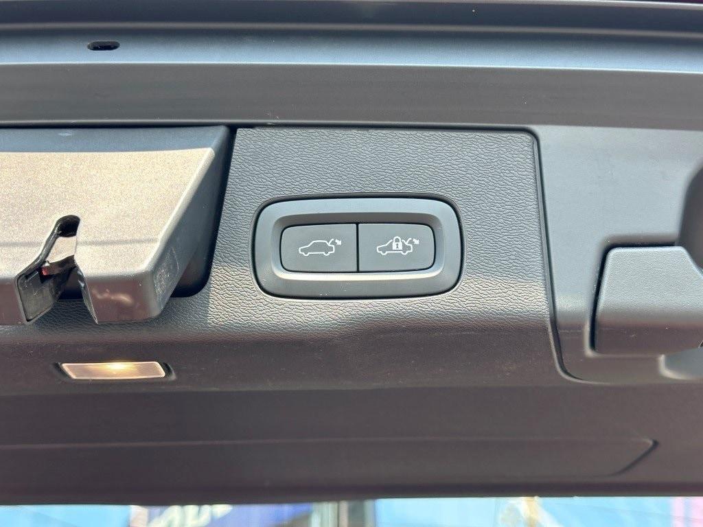 used 2022 Volvo XC60 car, priced at $33,980