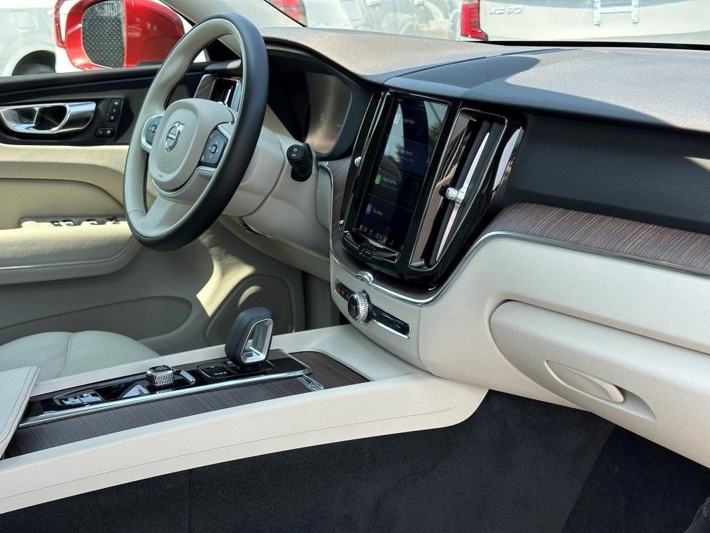 used 2022 Volvo XC60 car, priced at $33,980