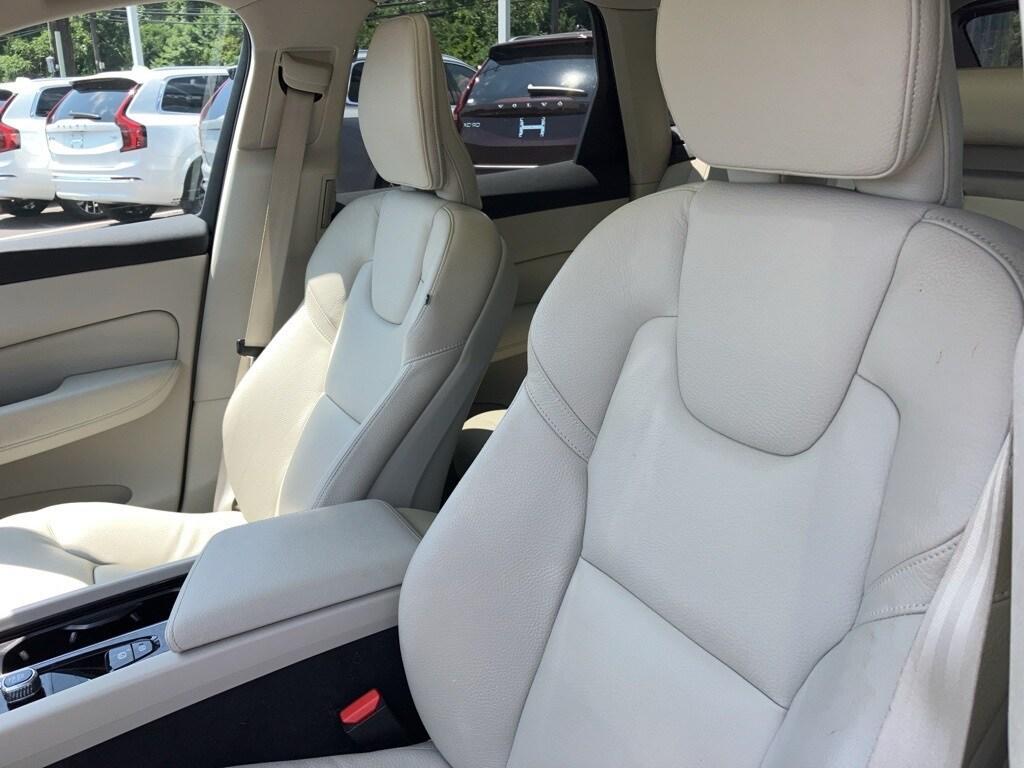 used 2022 Volvo XC60 car, priced at $33,980