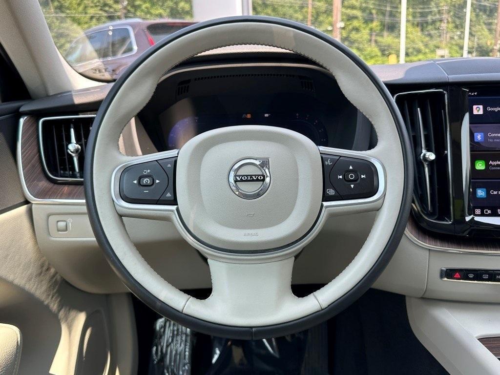 used 2022 Volvo XC60 car, priced at $33,980