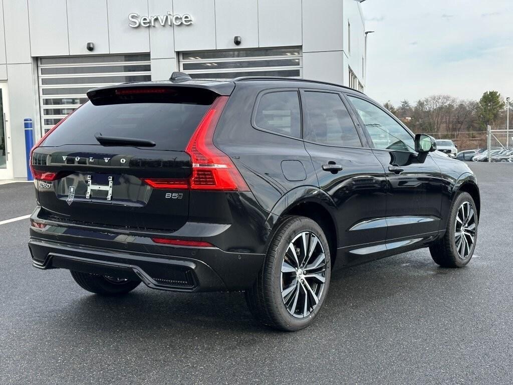 new 2025 Volvo XC60 car, priced at $55,345