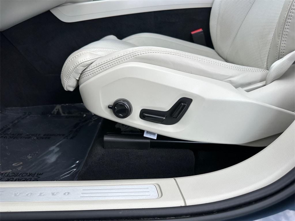used 2023 Volvo XC60 car, priced at $42,980