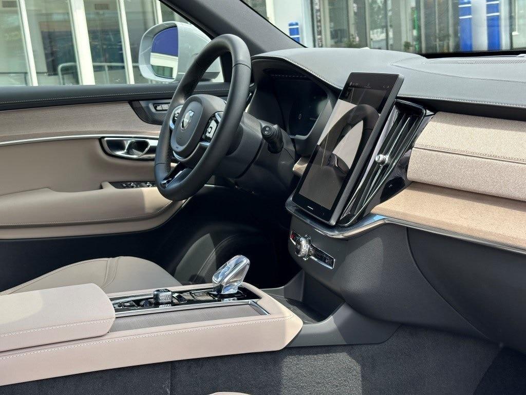 new 2025 Volvo XC90 Plug-In Hybrid car, priced at $75,441