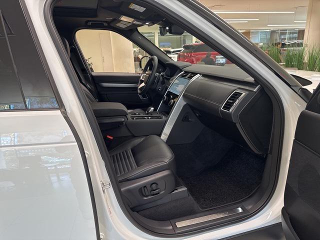 new 2025 Land Rover Discovery car, priced at $75,718