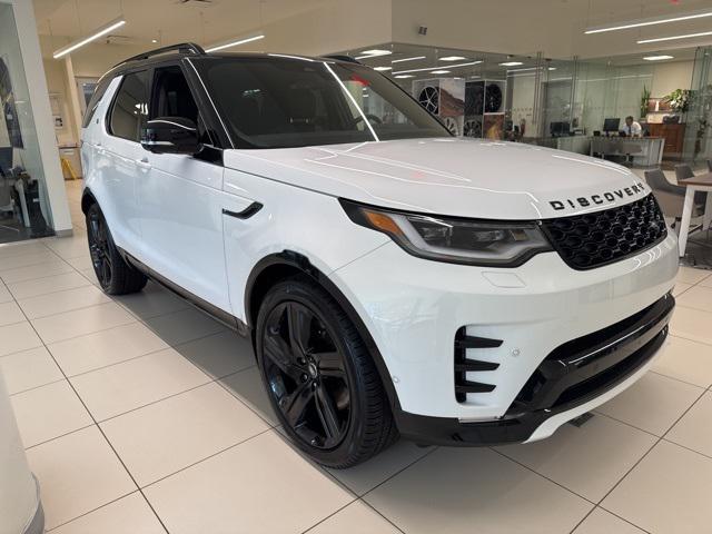 new 2025 Land Rover Discovery car, priced at $75,718