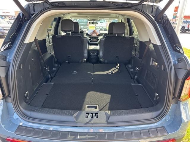 new 2025 Ford Explorer car, priced at $50,365