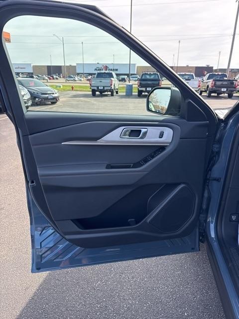 new 2025 Ford Explorer car, priced at $50,365