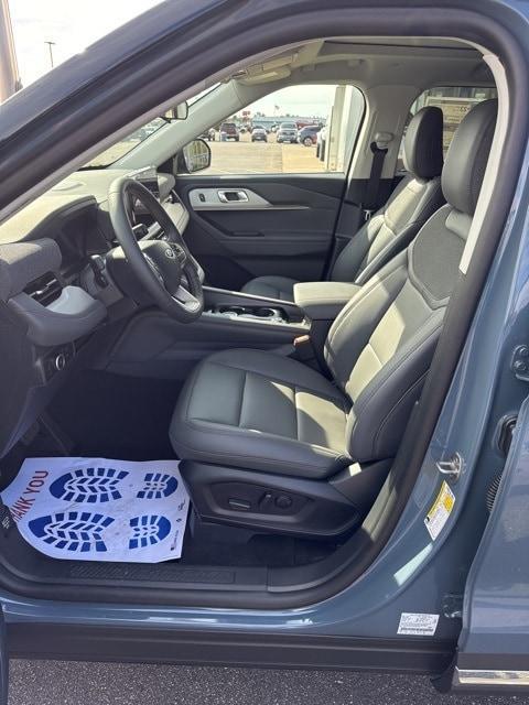 new 2025 Ford Explorer car, priced at $50,365