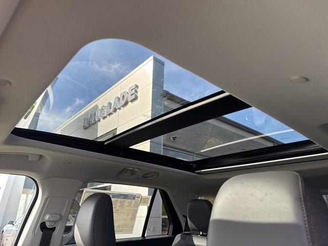 new 2025 Ford Explorer car, priced at $50,365