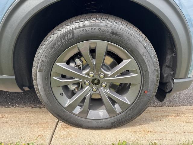 new 2025 Ford Explorer car, priced at $49,805