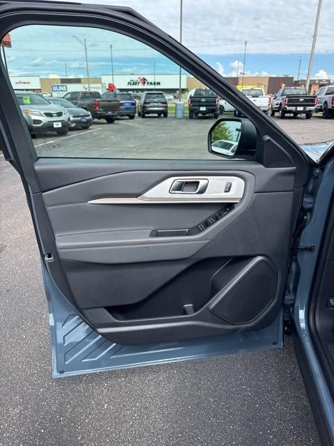 new 2025 Ford Explorer car, priced at $49,805