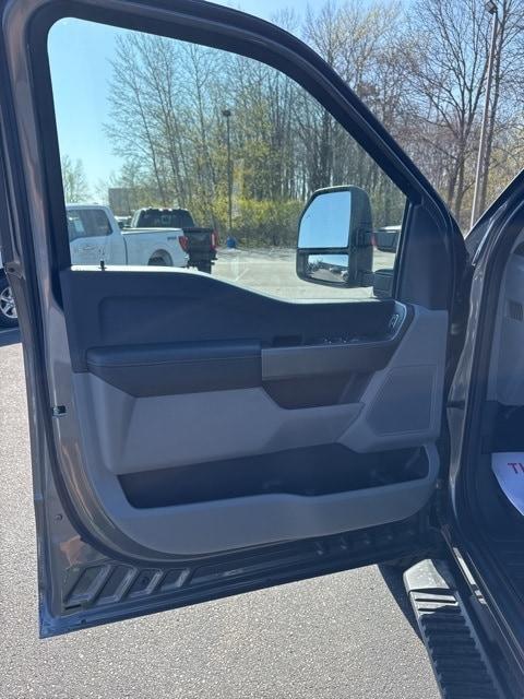new 2025 Ford F-350 car, priced at $61,600
