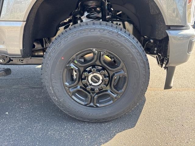 new 2025 Ford F-350 car, priced at $61,600