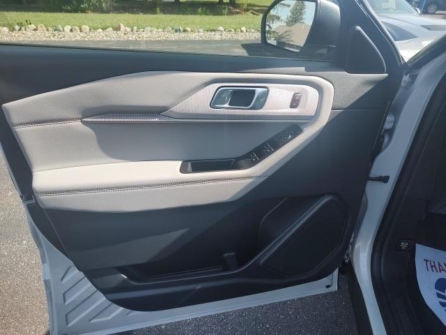 new 2025 Ford Explorer car, priced at $49,870